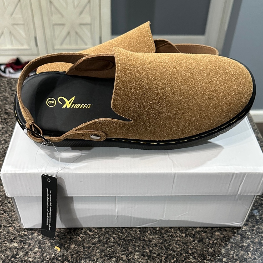 ATHLEFIT Women’s Slip-on Suede Clogs